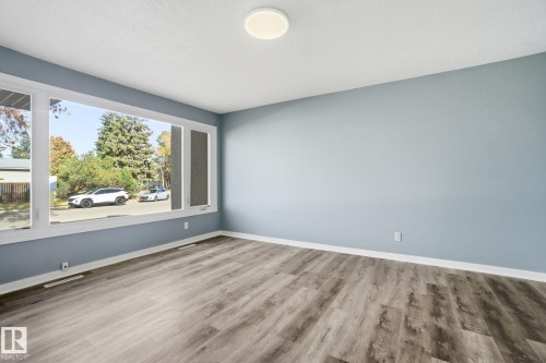 8117 132A Avenue, Edmonton, AB - Indoor Photo Showing Other Room