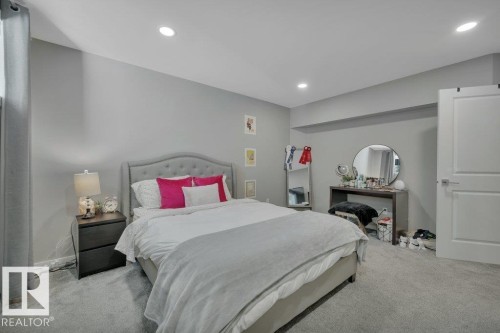 477 Roberts Crescent, Leduc, AB - Indoor Photo Showing Bedroom