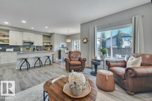 477 Roberts Crescent, Leduc, AB - Indoor Photo Showing Living Room