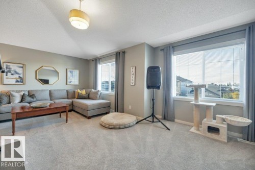 477 Roberts Crescent, Leduc, AB - Indoor Photo Showing Living Room