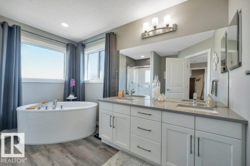 477 Roberts Crescent, Leduc, AB - Indoor Photo Showing Bathroom