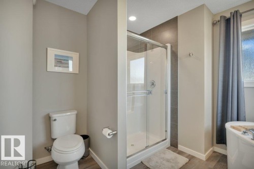477 Roberts Crescent, Leduc, AB - Indoor Photo Showing Bathroom