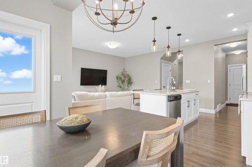 8534 Cushing Place, Edmonton, AB - Indoor Photo Showing Dining Room