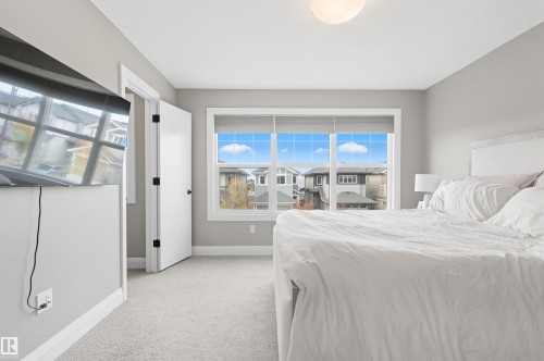 8534 Cushing Place, Edmonton, AB - Indoor Photo Showing Bedroom