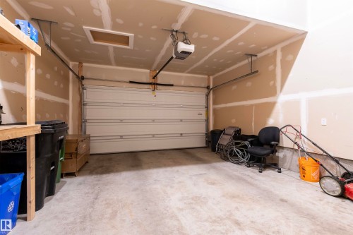 8534 Cushing Place, Edmonton, AB - Indoor Photo Showing Garage