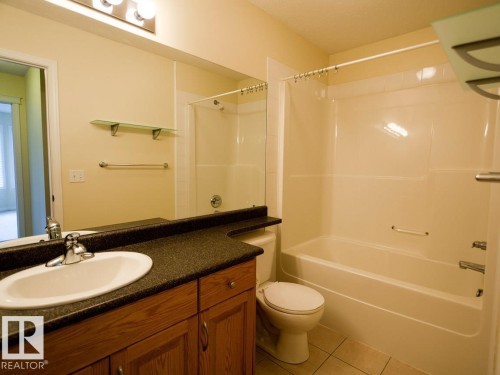 32 2505 42 Street, Edmonton, AB - Indoor Photo Showing Bathroom