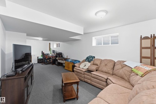 3908 161 Avenue Nw, Edmonton, AB - Indoor
