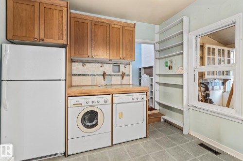 9325 110 Avenue, Edmonton, AB - Indoor Photo Showing Laundry Room
