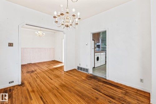 9325 110 Avenue, Edmonton, AB - Indoor Photo Showing Other Room