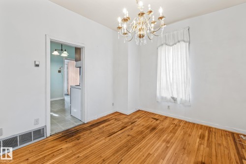 9325 110 Avenue, Edmonton, AB - Indoor Photo Showing Other Room
