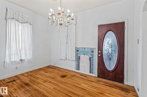 9325 110 Avenue, Edmonton, AB - Indoor Photo Showing Other Room