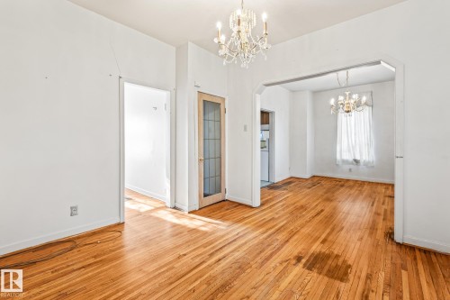 9325 110 Avenue, Edmonton, AB - Indoor Photo Showing Other Room