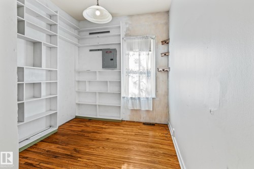 9325 110 Avenue, Edmonton, AB - Indoor