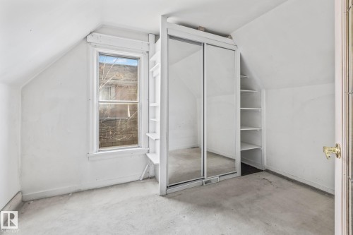 9325 110 Avenue, Edmonton, AB - Indoor Photo Showing Other Room