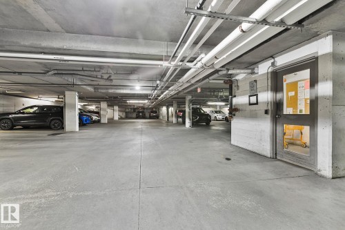 302 10611 117 Street, Edmonton, AB - Indoor Photo Showing Garage