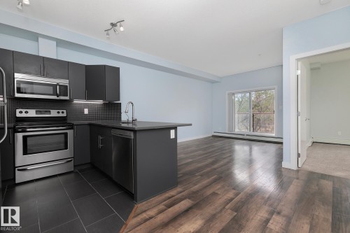 302 10611 117 Street, Edmonton, AB - Indoor Photo Showing Kitchen