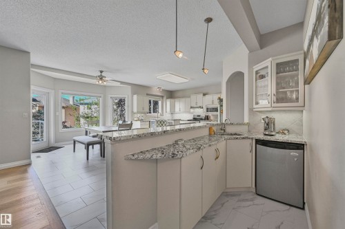 1516 Thorogood Close, Edmonton, AB - Indoor Photo Showing Kitchen With Upgraded Kitchen