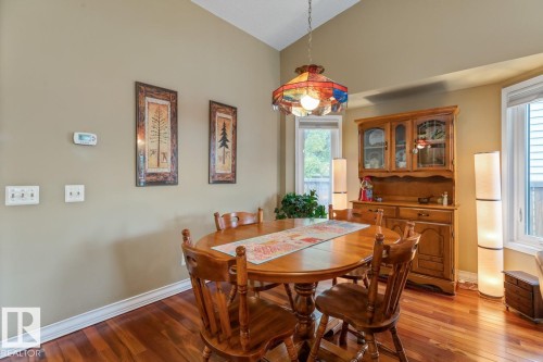 4631 10 Avenue, Edmonton, AB - Indoor Photo Showing Dining Room