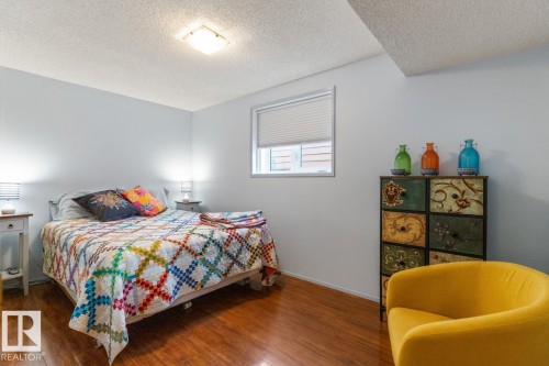4631 10 Avenue, Edmonton, AB - Indoor Photo Showing Bedroom
