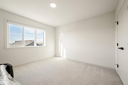 459 39 Street Sw, Edmonton, AB - Indoor Photo Showing Other Room