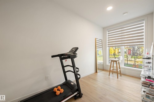 459 39 Street Sw, Edmonton, AB - Indoor Photo Showing Gym Room