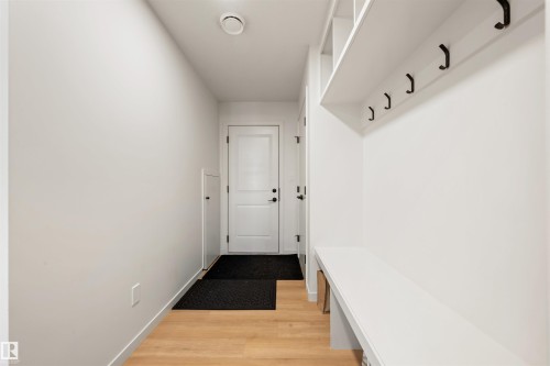 459 39 Street Sw, Edmonton, AB - Indoor Photo Showing Other Room