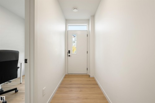 459 39 Street Sw, Edmonton, AB - Indoor Photo Showing Other Room