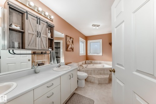 216 Parkallen Way, Wetaskiwin, AB - Indoor Photo Showing Bathroom
