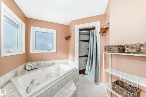 216 Parkallen Way, Wetaskiwin, AB - Indoor Photo Showing Bathroom
