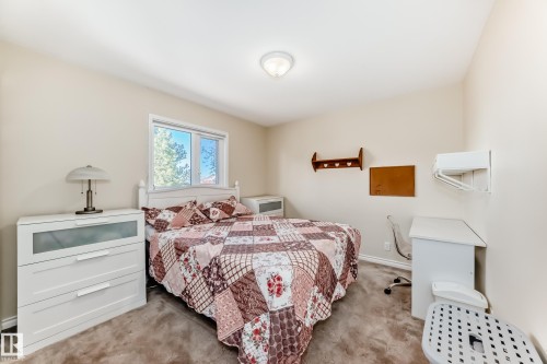 216 Parkallen Way, Wetaskiwin, AB - Indoor Photo Showing Bedroom
