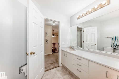 216 Parkallen Way, Wetaskiwin, AB - Indoor Photo Showing Bathroom