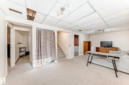 216 Parkallen Way, Wetaskiwin, AB - Indoor Photo Showing Other Room