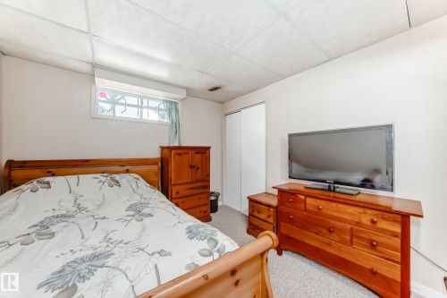 216 Parkallen Way, Wetaskiwin, AB - Indoor Photo Showing Bedroom