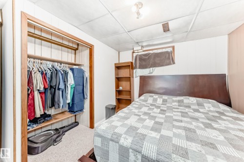 216 Parkallen Way, Wetaskiwin, AB - Indoor Photo Showing Bedroom