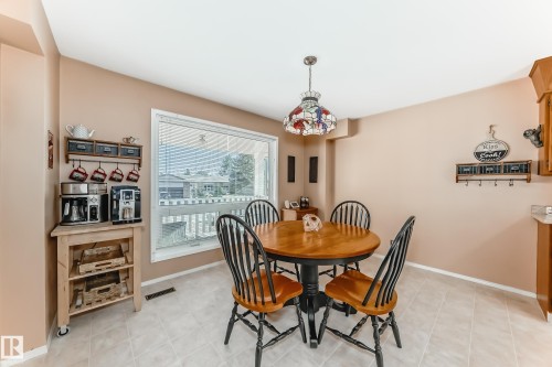 216 Parkallen Way, Wetaskiwin, AB - Indoor Photo Showing Dining Room