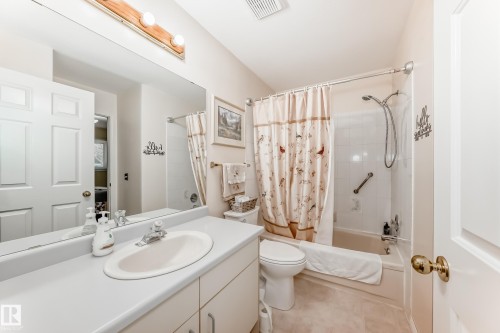 216 Parkallen Way, Wetaskiwin, AB - Indoor Photo Showing Bathroom