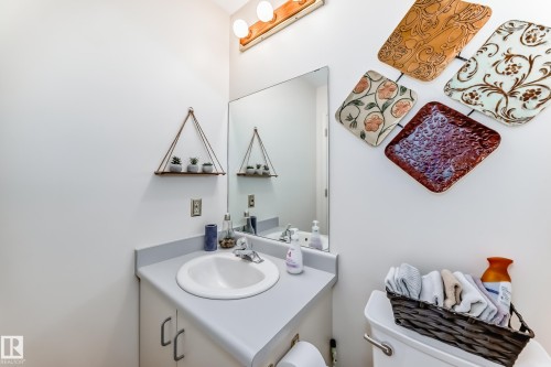 216 Parkallen Way, Wetaskiwin, AB - Indoor Photo Showing Bathroom
