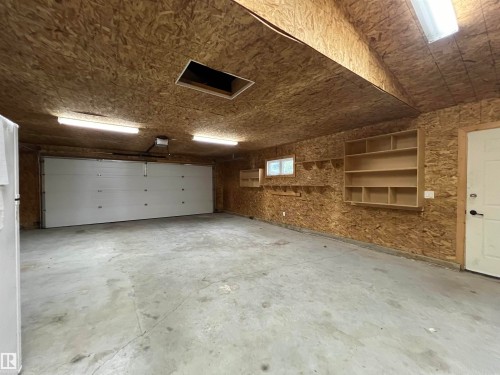 403 55101 Ste. Anne Trail, Rural Lac Ste. Anne County, AB - Indoor Photo Showing Garage