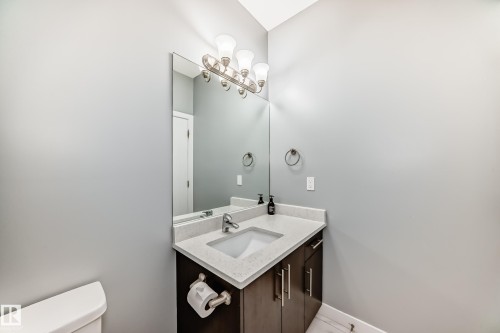 2716 11 Street, Edmonton, AB - Indoor Photo Showing Bathroom