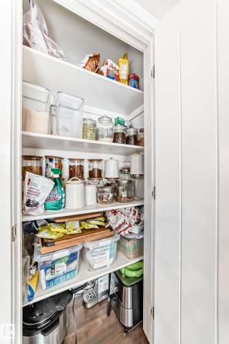 2716 11 Street, Edmonton, AB - Indoor