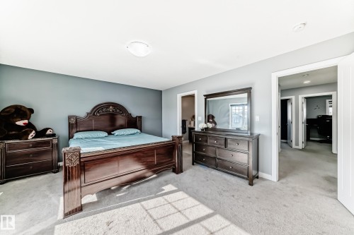 2716 11 Street, Edmonton, AB - Indoor Photo Showing Bedroom