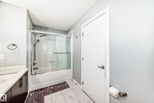 2716 11 Street, Edmonton, AB - Indoor Photo Showing Bathroom