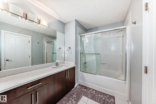 2716 11 Street, Edmonton, AB - Indoor Photo Showing Bathroom