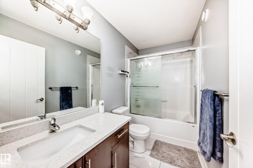 2716 11 Street, Edmonton, AB - Indoor Photo Showing Bathroom