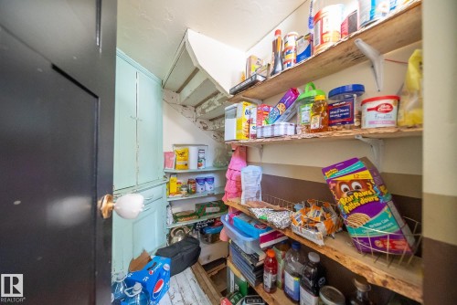 580 Poplar Bay Drive, Rural Wetaskiwin County, AB - Indoor With Storage