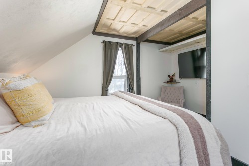 580 Poplar Bay Drive, Rural Wetaskiwin County, AB - Indoor Photo Showing Bedroom