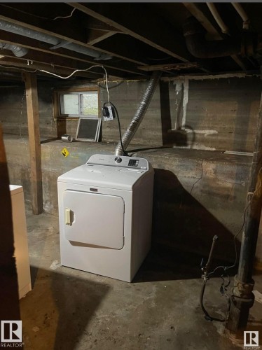 12239 101 Street, Edmonton, AB - Indoor Photo Showing Laundry Room