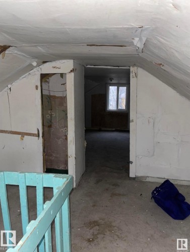 12239 101 Street, Edmonton, AB - Indoor