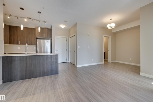205 17 Columbia Avenue, Devon, AB - Indoor Photo Showing Kitchen With Upgraded Kitchen