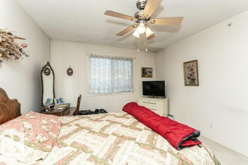 301 911 Rabbit Hill Road, Edmonton, AB - Indoor Photo Showing Bedroom